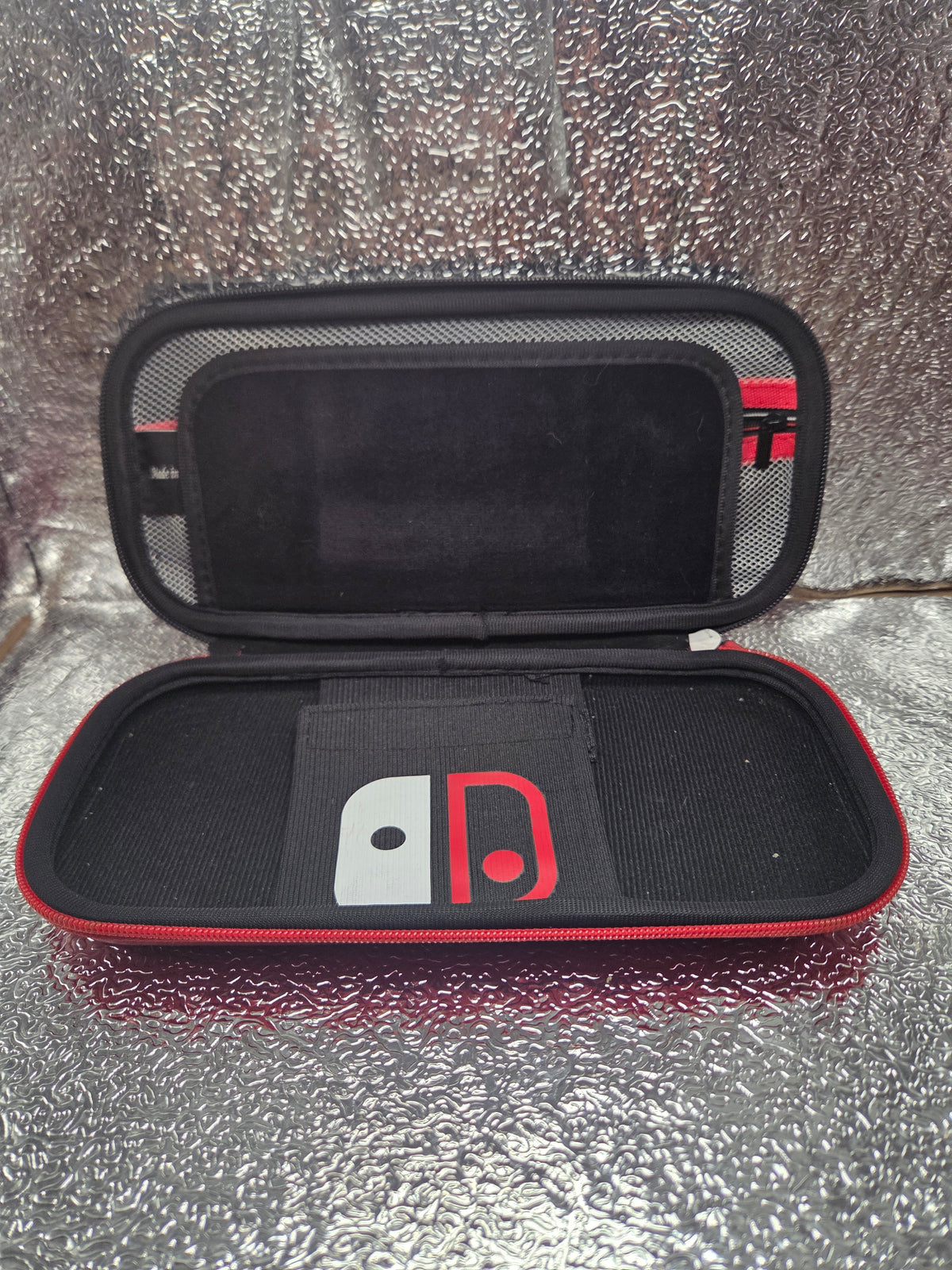 Poké Ball Nintendo Switch Carrying Case – Red & White Hard Shell Travel Bag