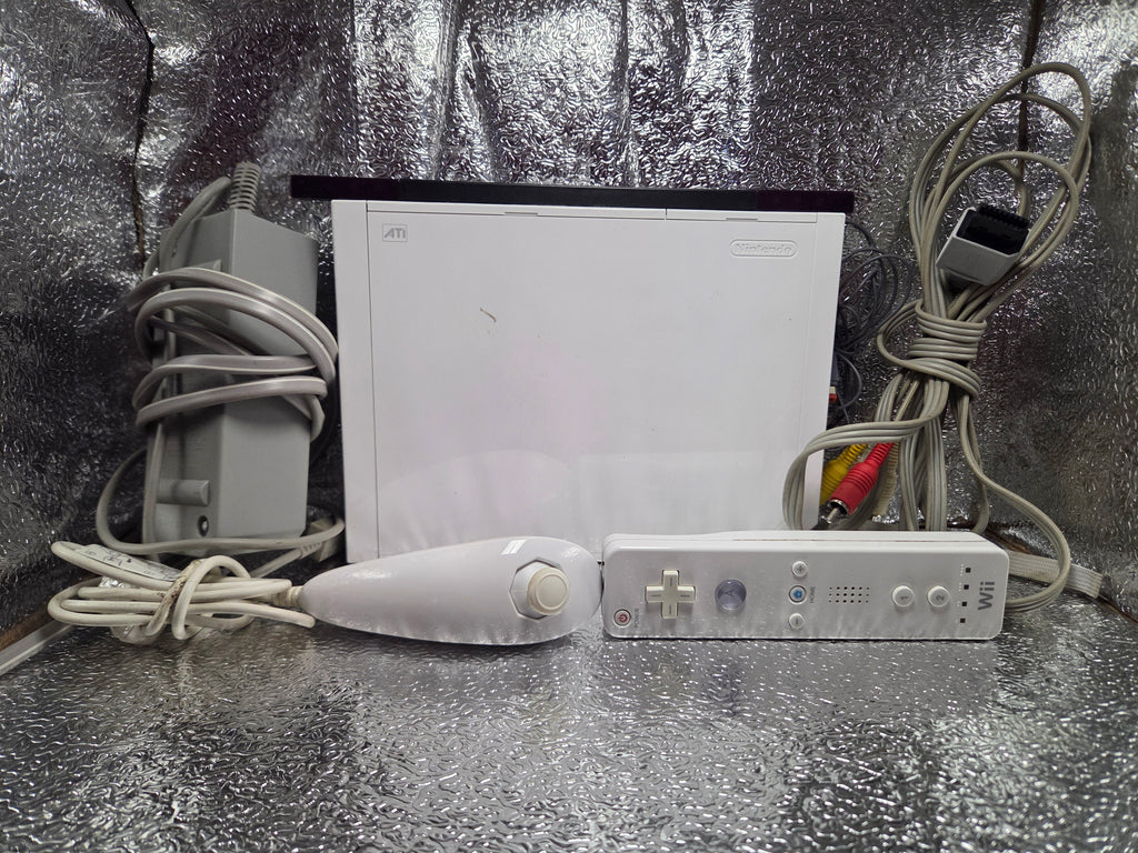 Nintendo Wii Console Bundle – White – Complete Set with Controllers & Cables