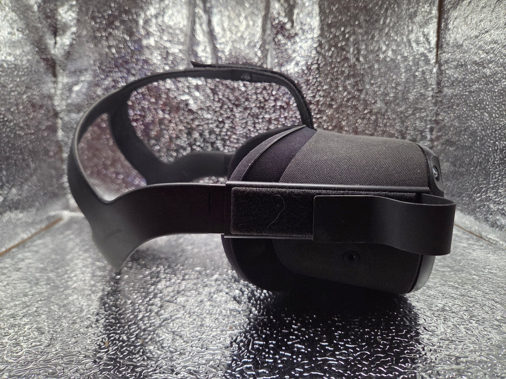 Meta Quest VR Headset (1st Gen) – Complete Set with Controllers