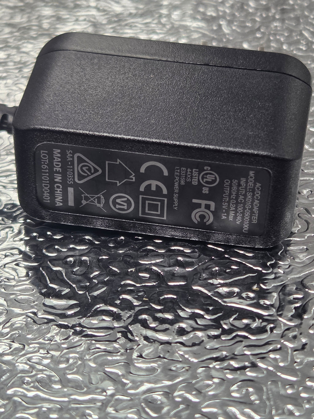 SK01G-0500100U 5V 1A AC/DC Power Adapter